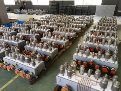 建德氣動硫化機(jī)集成熱工閥組圖7